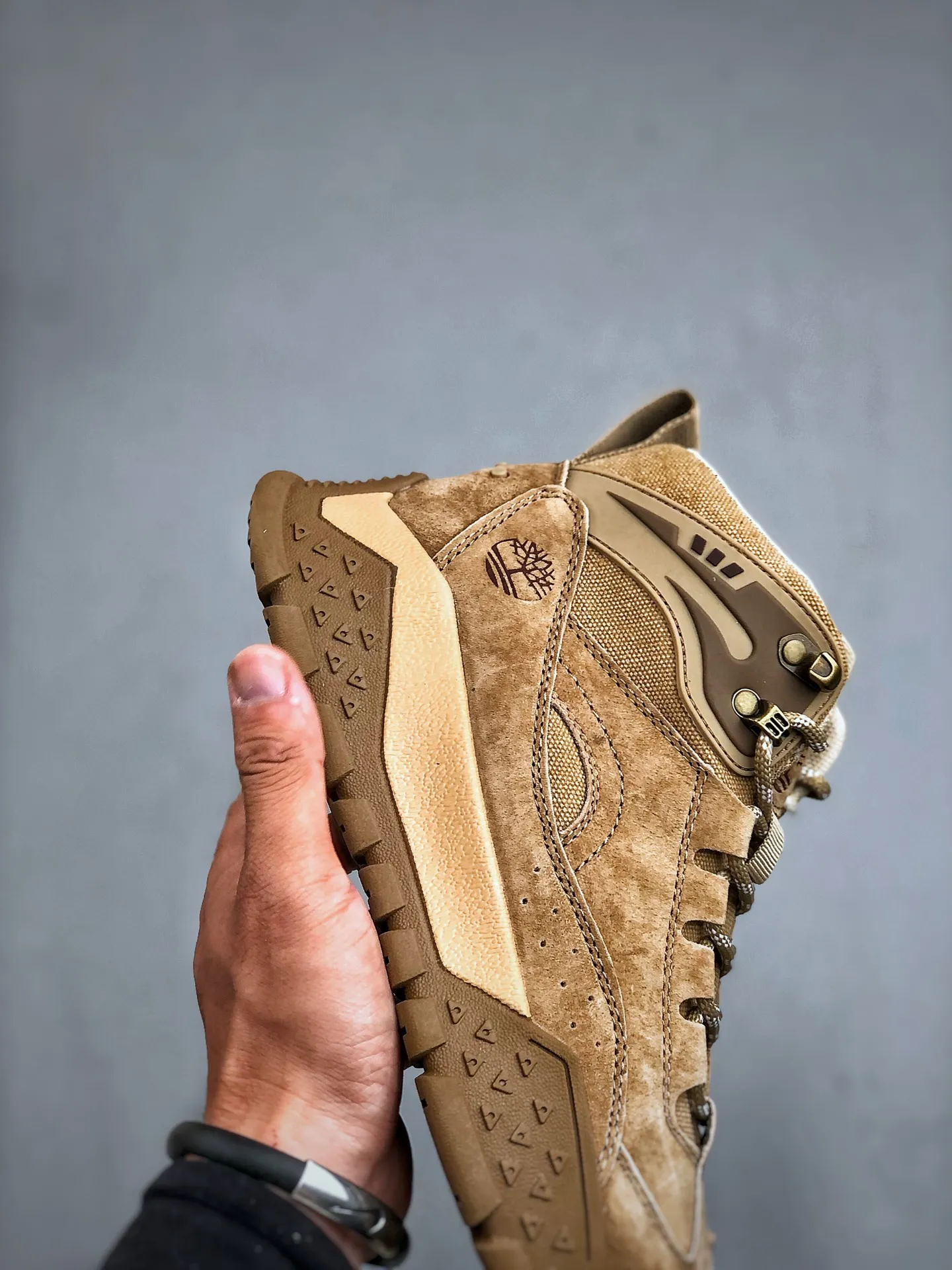 Local self-pickup💰560 Support store release New arrivals🚀Timberland Timberland outdoor mid-top casual Martin boots series Guangdong factory quality Original box original packaging The fabric is made of Italian 🇮🇹 top-grade frosted fine-grained cowhide with anti-odor and anti-corrosion genuine leather latex insoles to give you a perfect wearing experience High-quality and durable, a must-have for sportsmen Specially designed to handle handsomeness High-quality and first-class foot feel Size: 39 40 41 42 43 44 (leather shoe size)